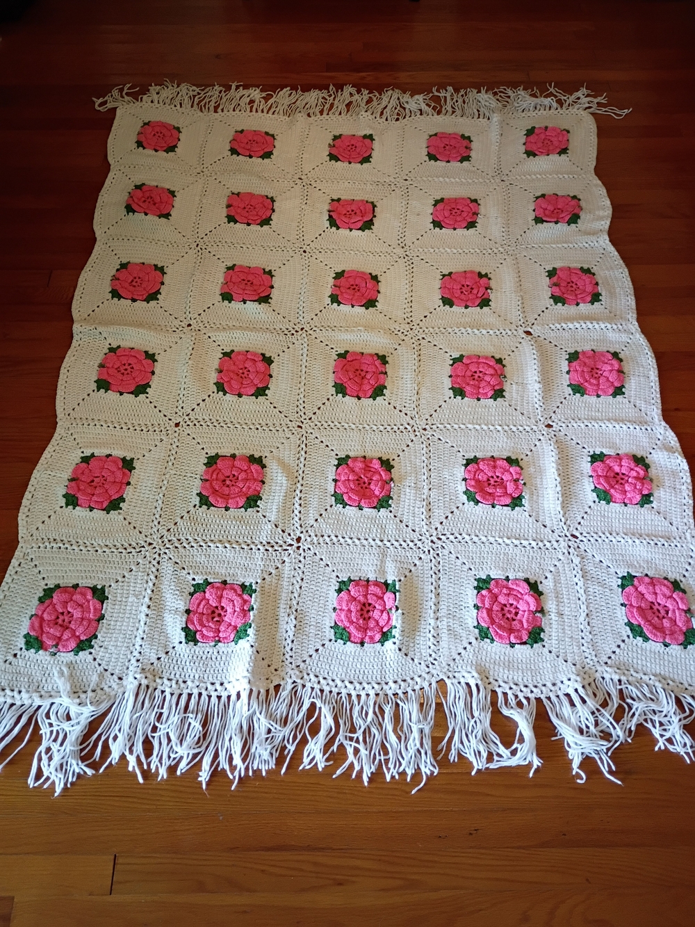 Vintage 80 x 54 Crochet 3D Pink Roses on White Background Throw Accent Blanket